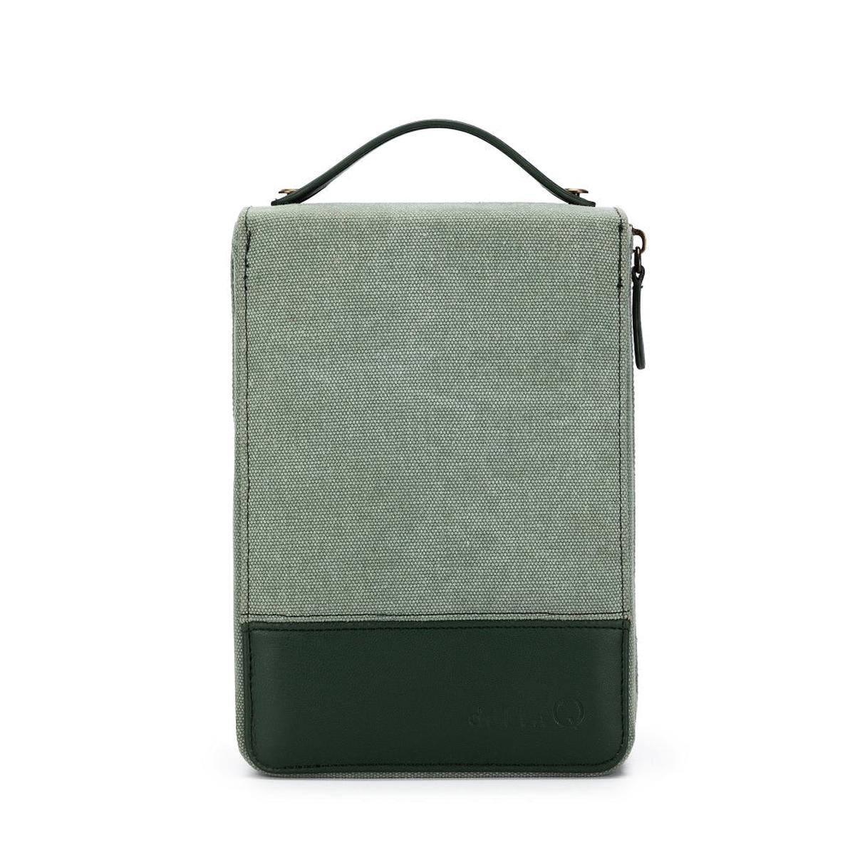 Della Q Maker's Circular Needle Case