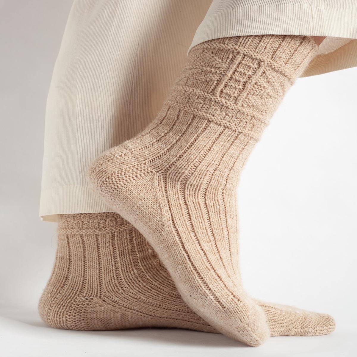 Fishbone Gansey Sock knitting pattern