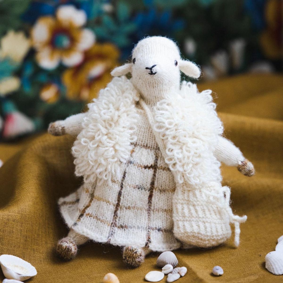 Mouche & Friends: Agi the Sheep Yarn Set