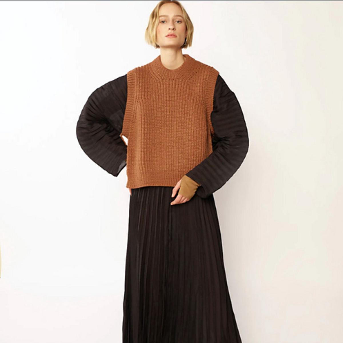 425-2 Dori Vest by Rauma Designs in Fivel