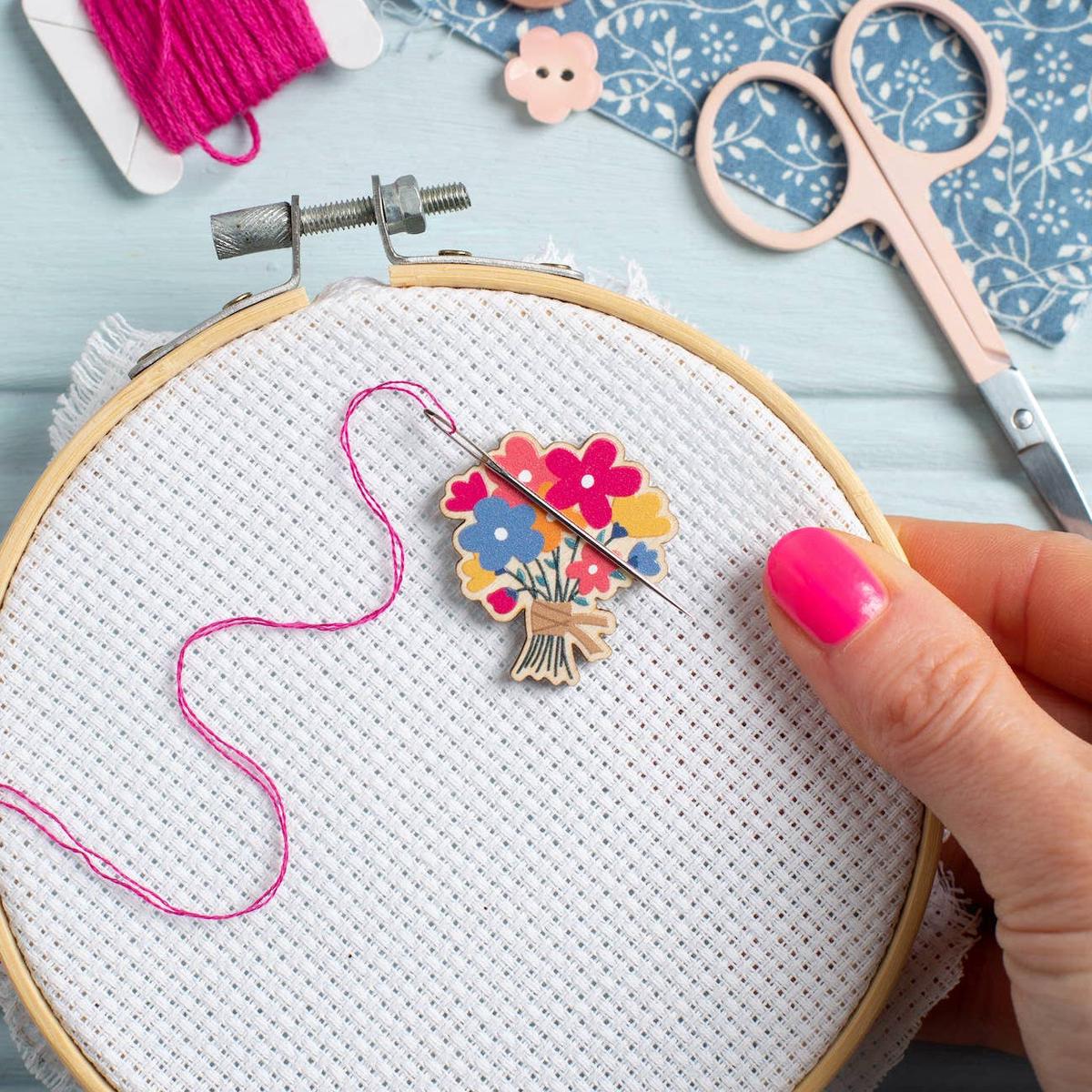 Flower Posy Magnetic Needle Minder