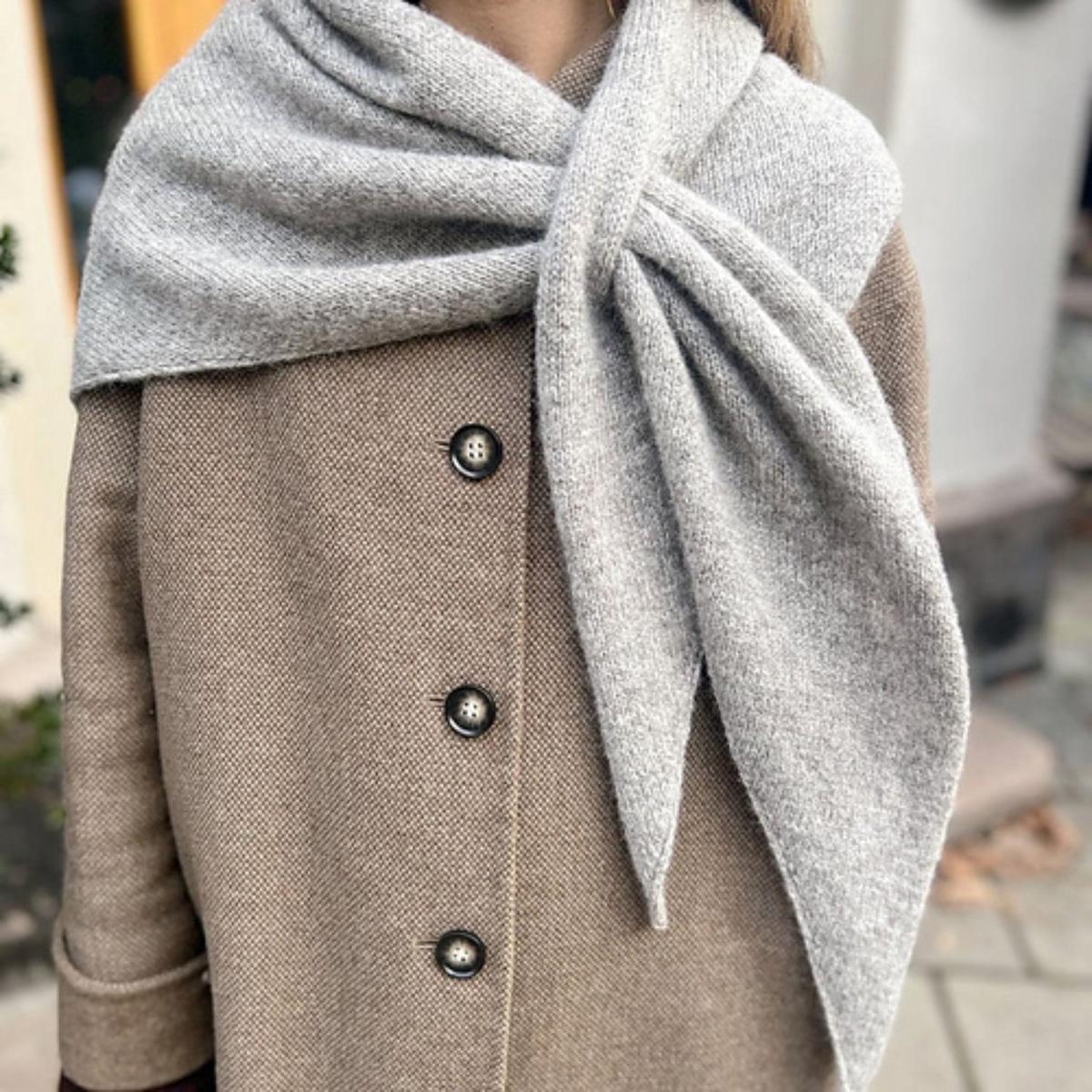 Magdalenasjal Shawl by Rauma Garn in Finullgarn