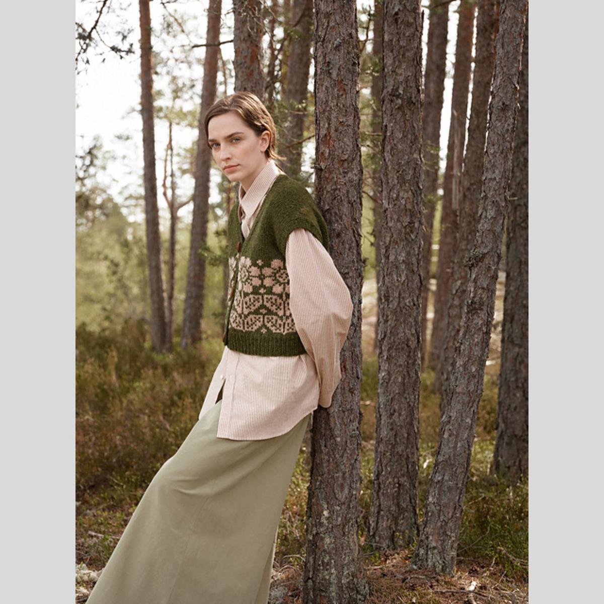 Nordic Bloom Vest by Caitlin Hunter in Rauma Vams