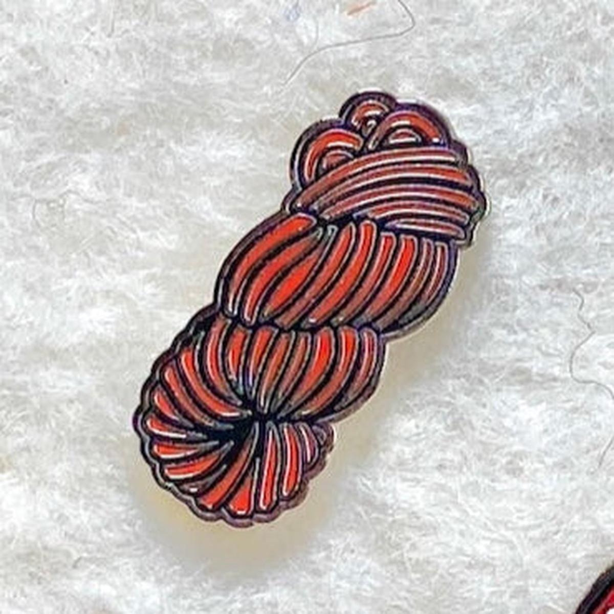 Yarn Hop Skein Pin