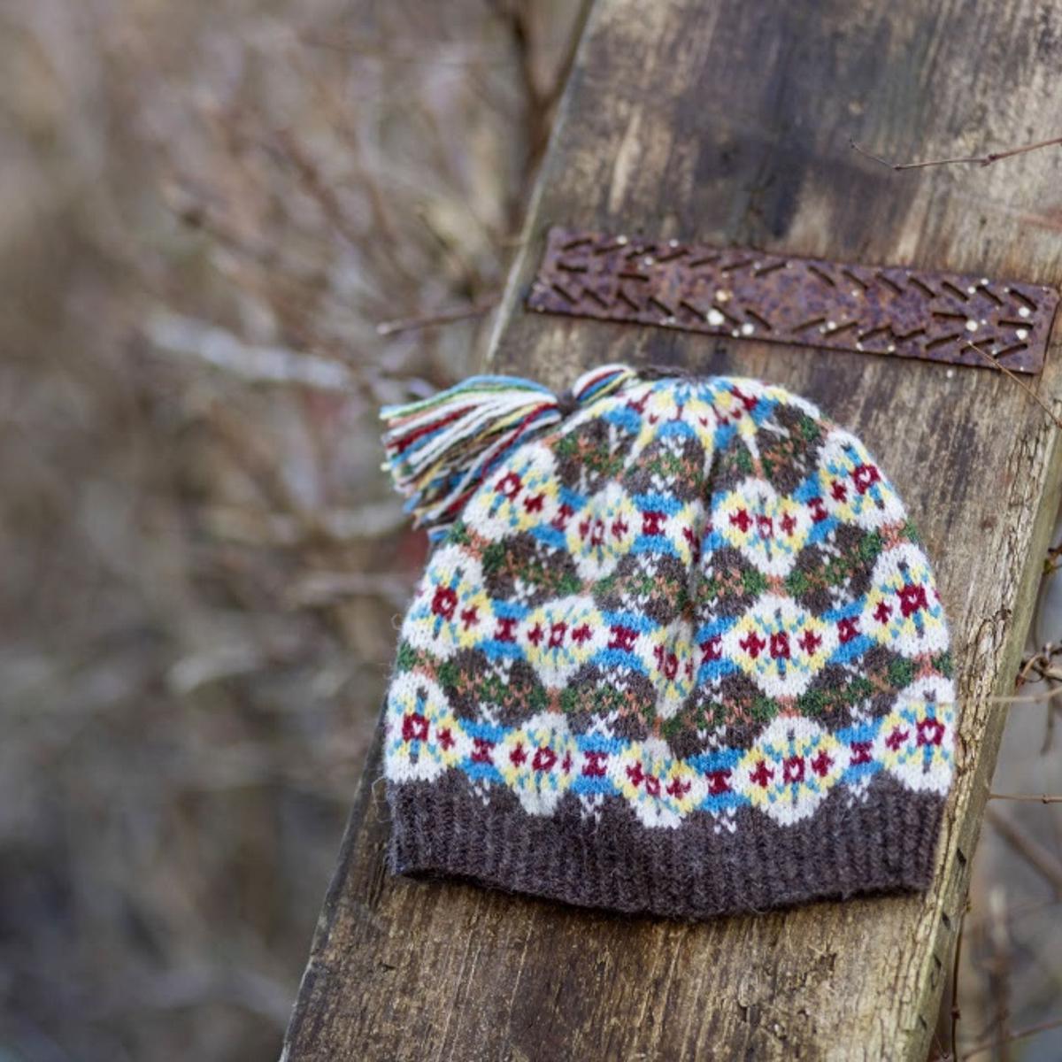 Aal Ower by Shetland Guild of Spinners, Knitters, Weavers and Dyers in Jamieson's of Shetland Spindrift