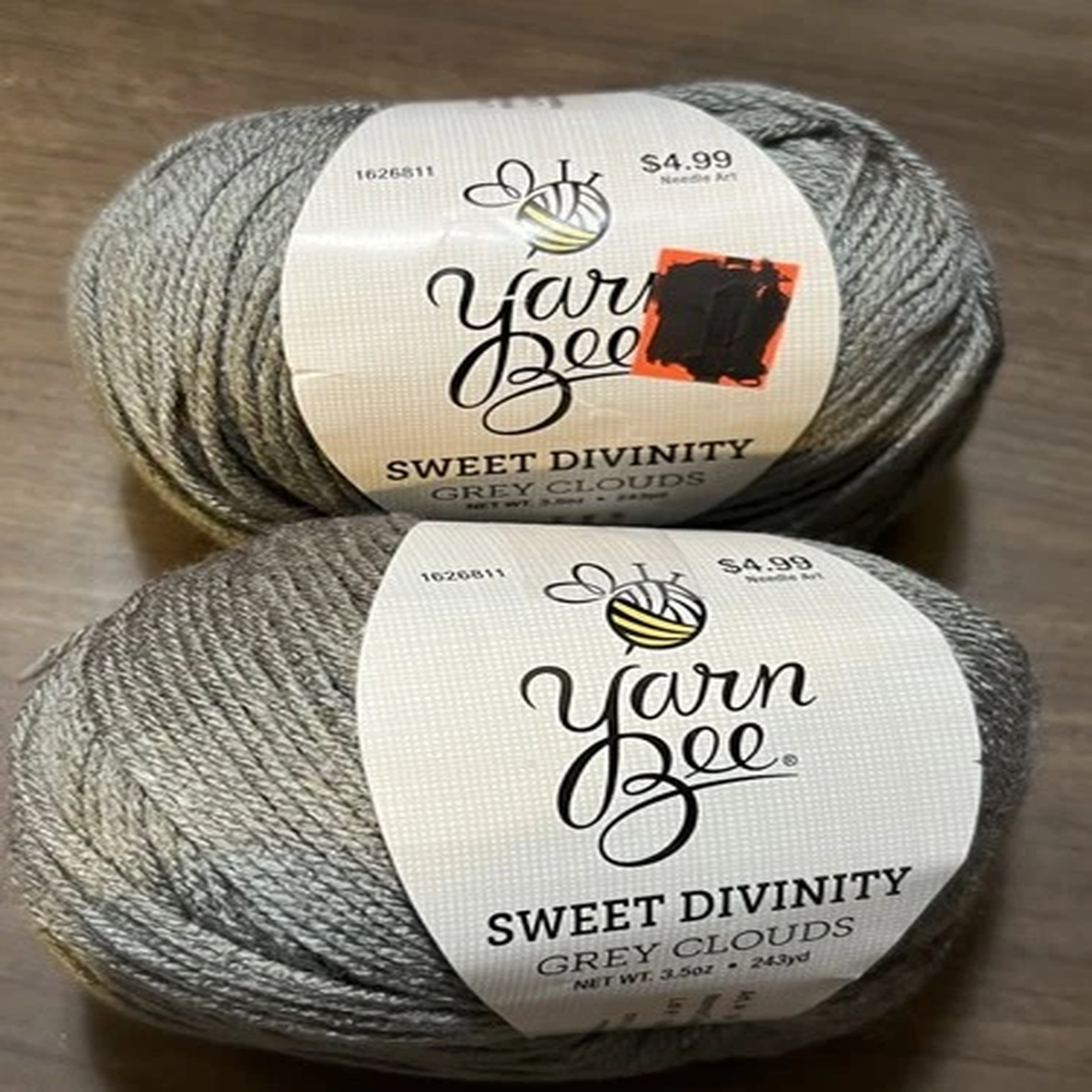 Yarn Bee SWEET DIVINITY Yarn GREY CLOUDS Acrylic/Nylon 3.5oz/243yds ea. Set of 2