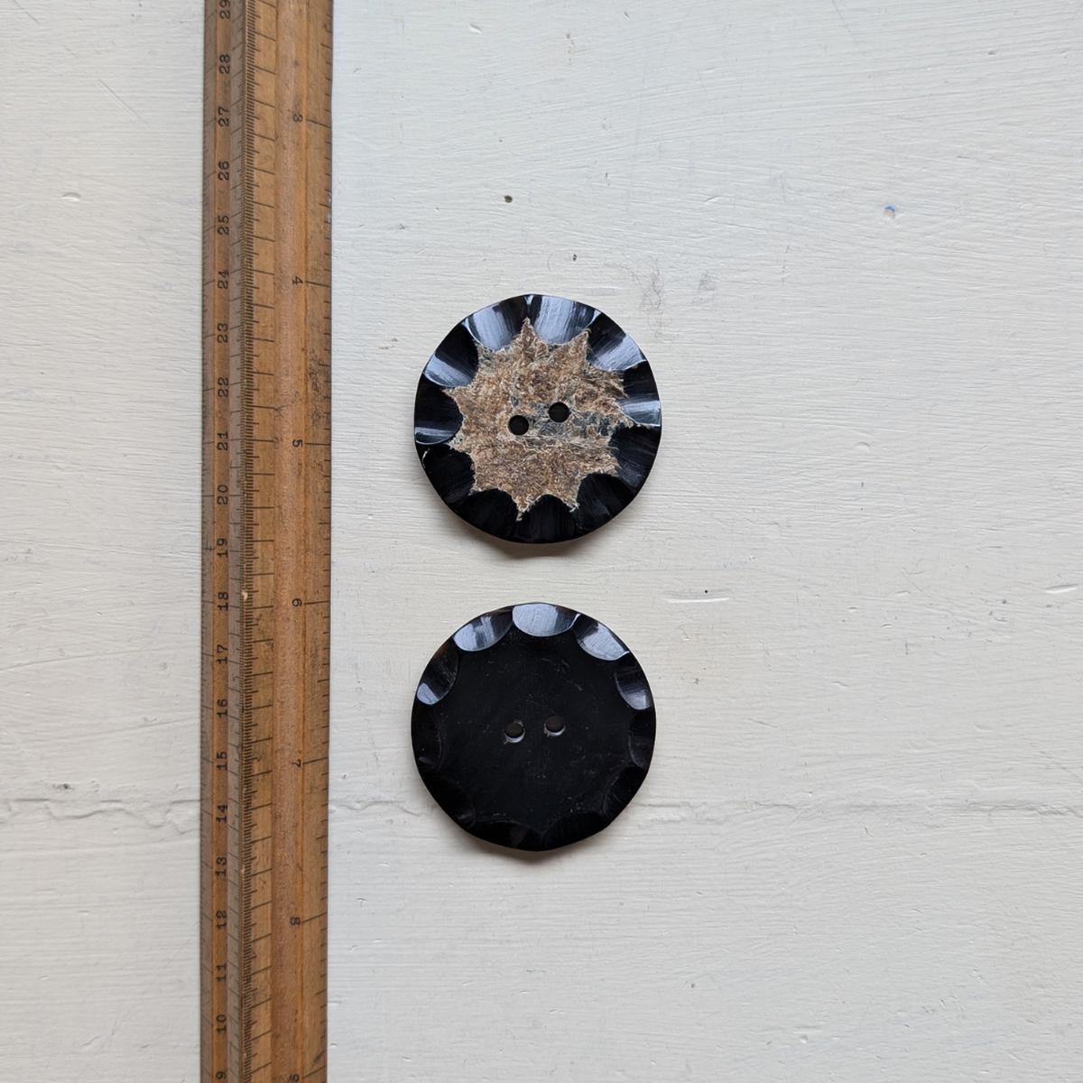 Brown & Black Horn Fluted Button 40mm