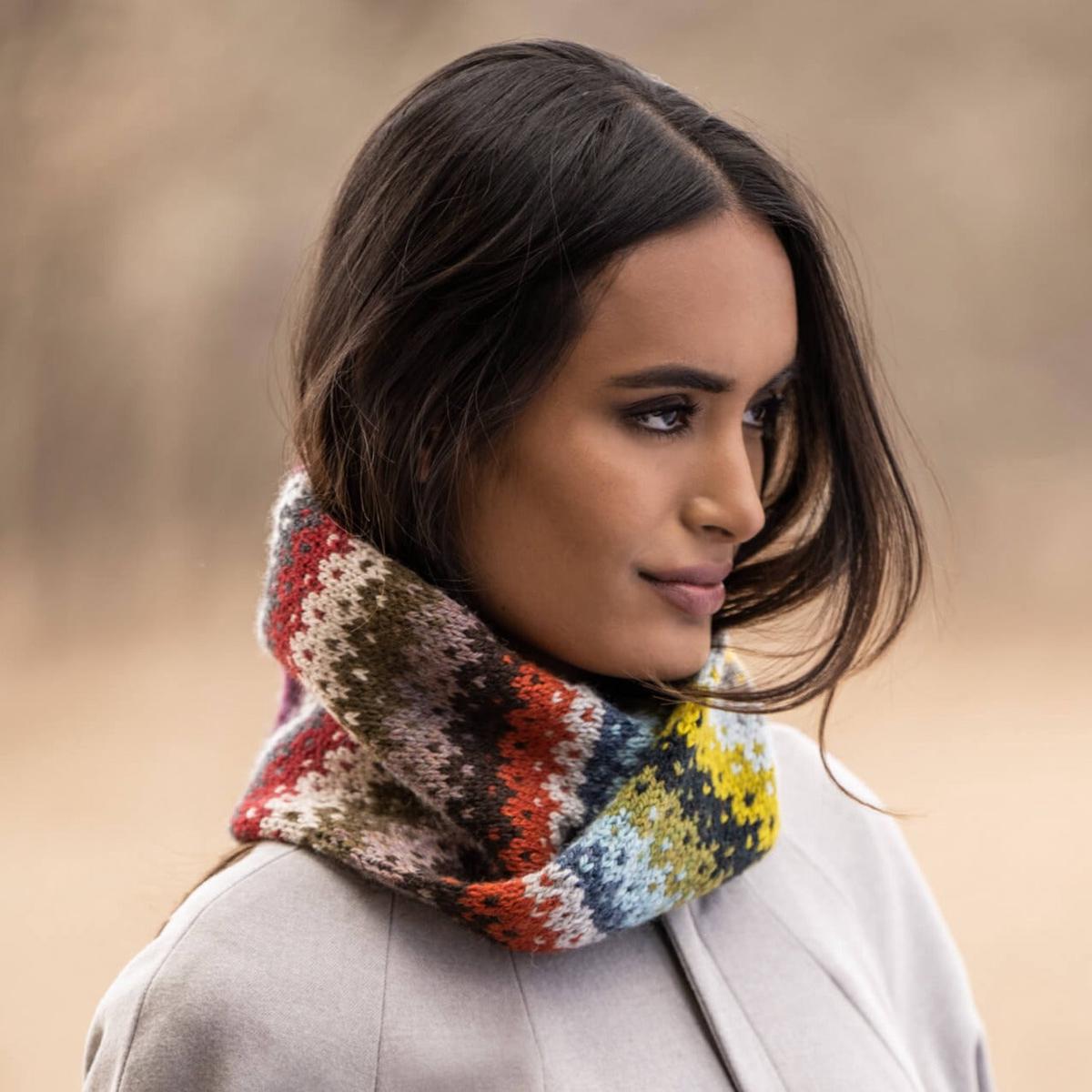27 Colour Neck Warmer Kit in Woolstok Worsted