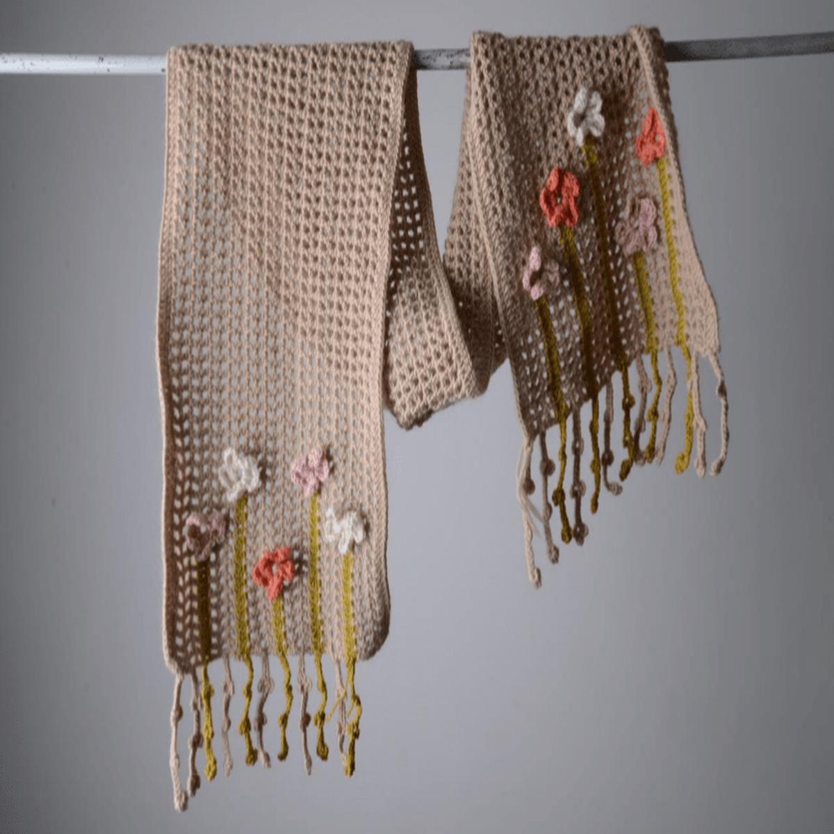 Coming Up Daisies Scarf CROCHET Pattern