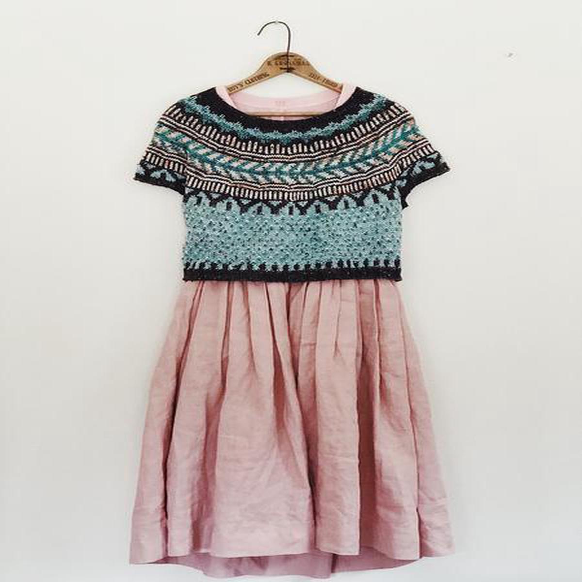 Soldotna Crop Sweater Pattern by Caitlin Hunter