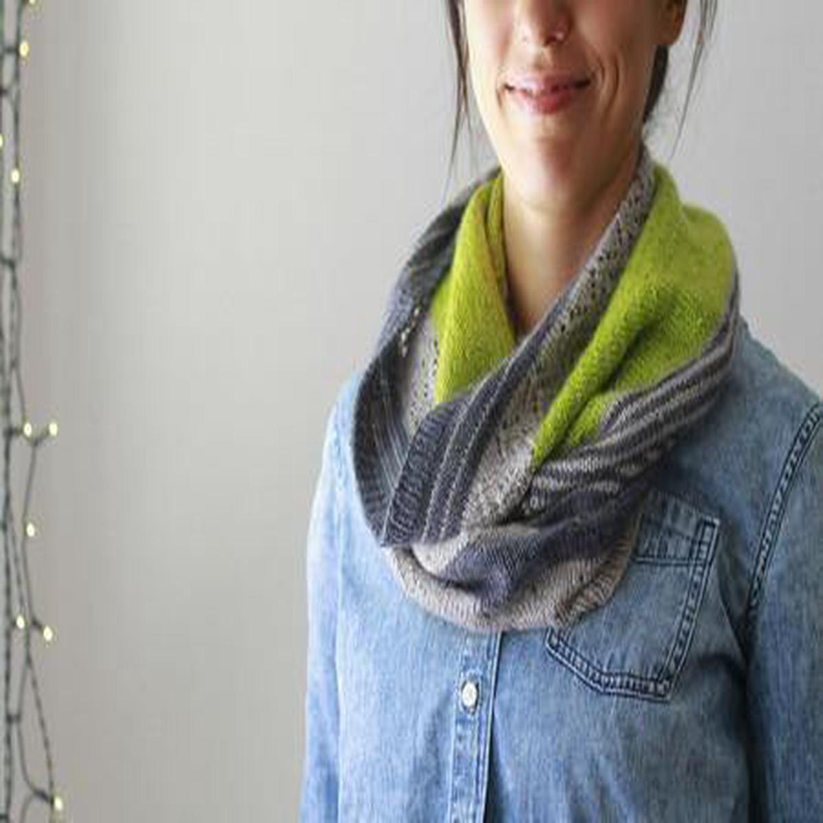 3 Colour Cowl Pattern by Joji