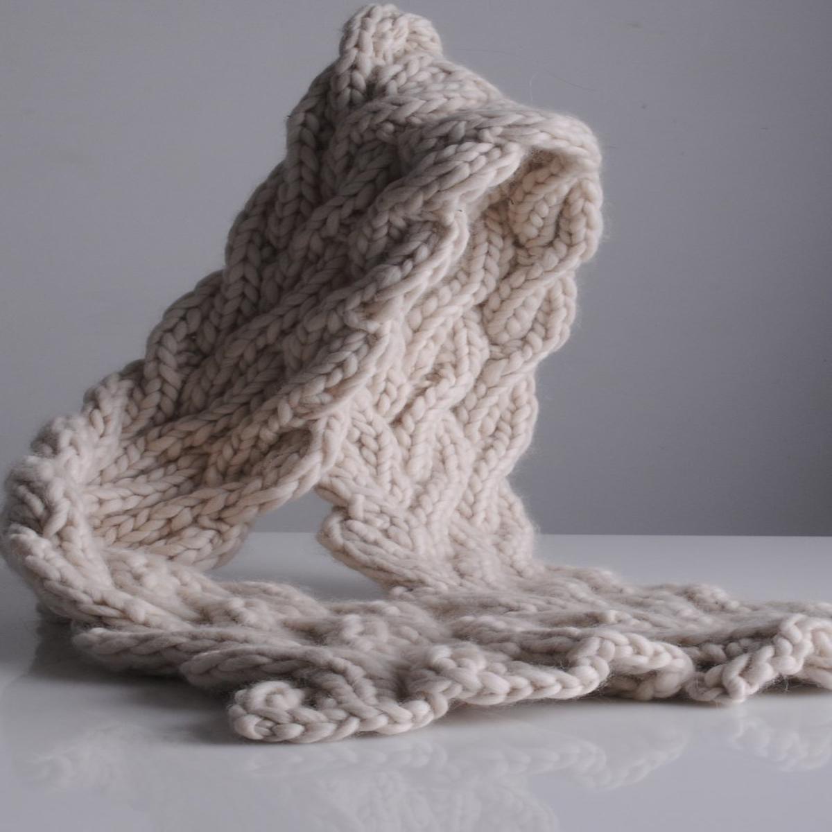 Wavy Cable Scarf Pattern