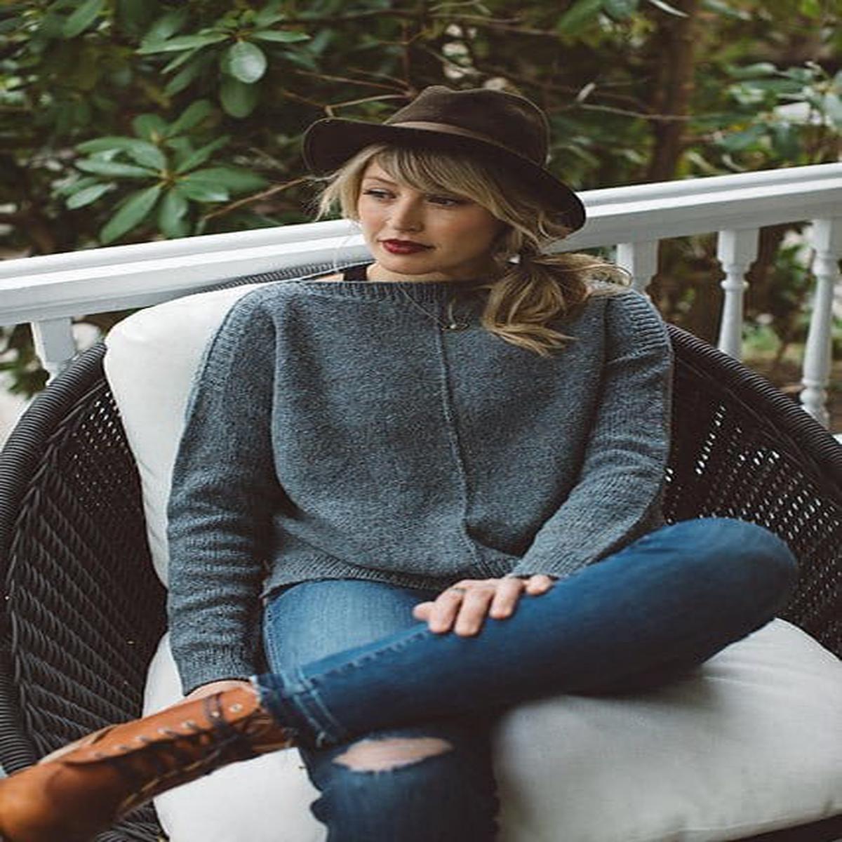 The Weekender Light Pattern by Drea Renee Knits