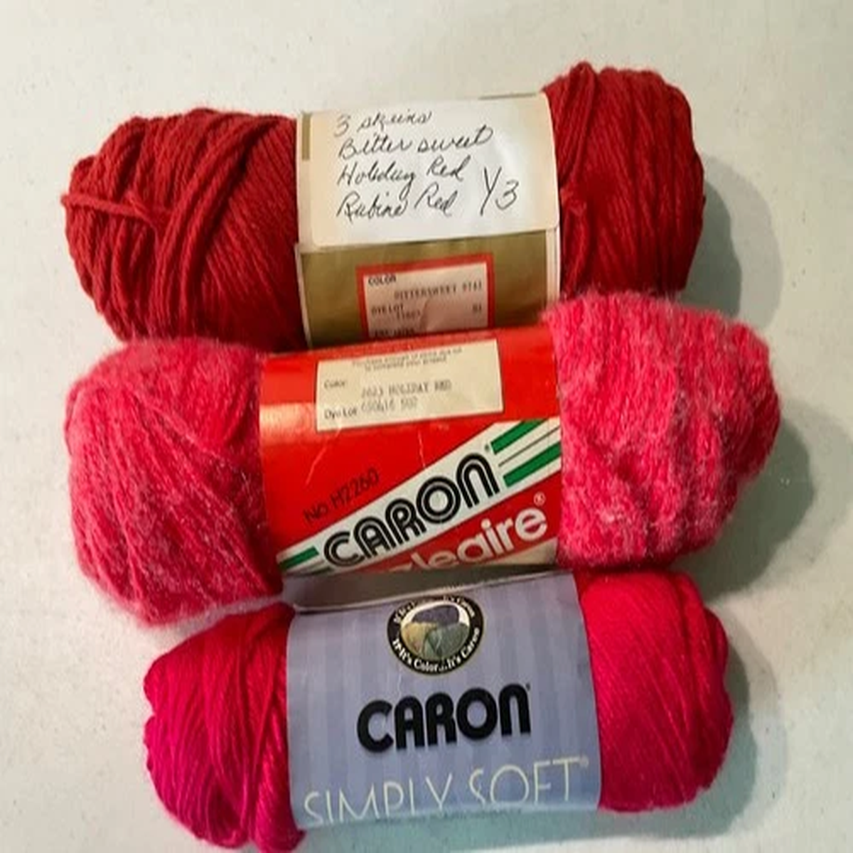 YARN 3 DIFFERENT COLORS Y3