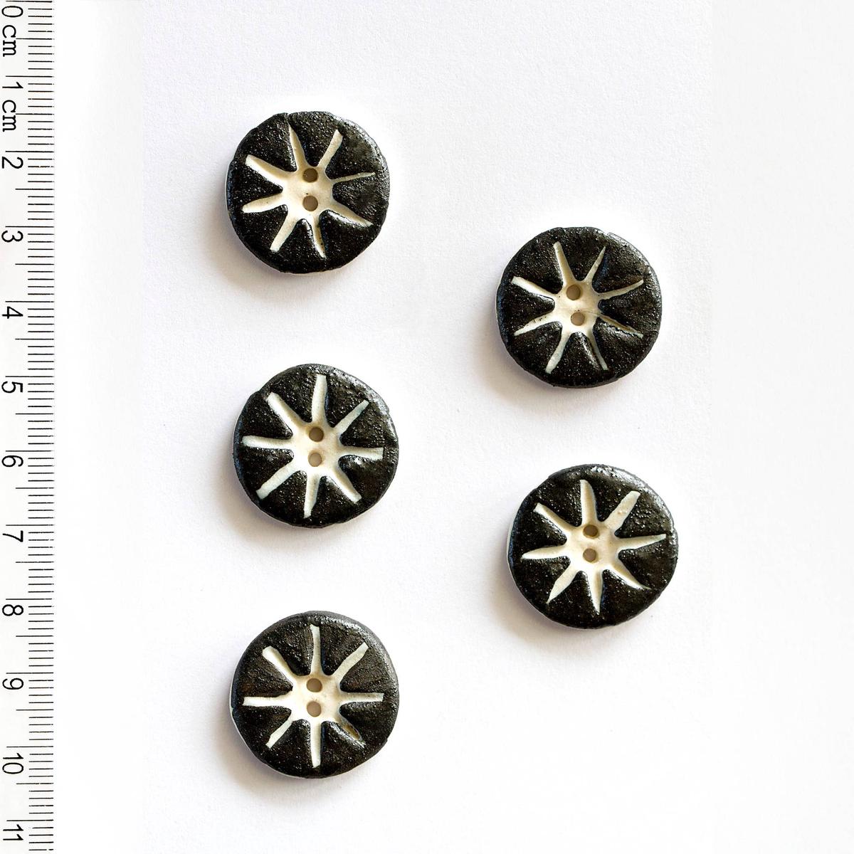 Star Pattern Black and White Ceramic Buttons