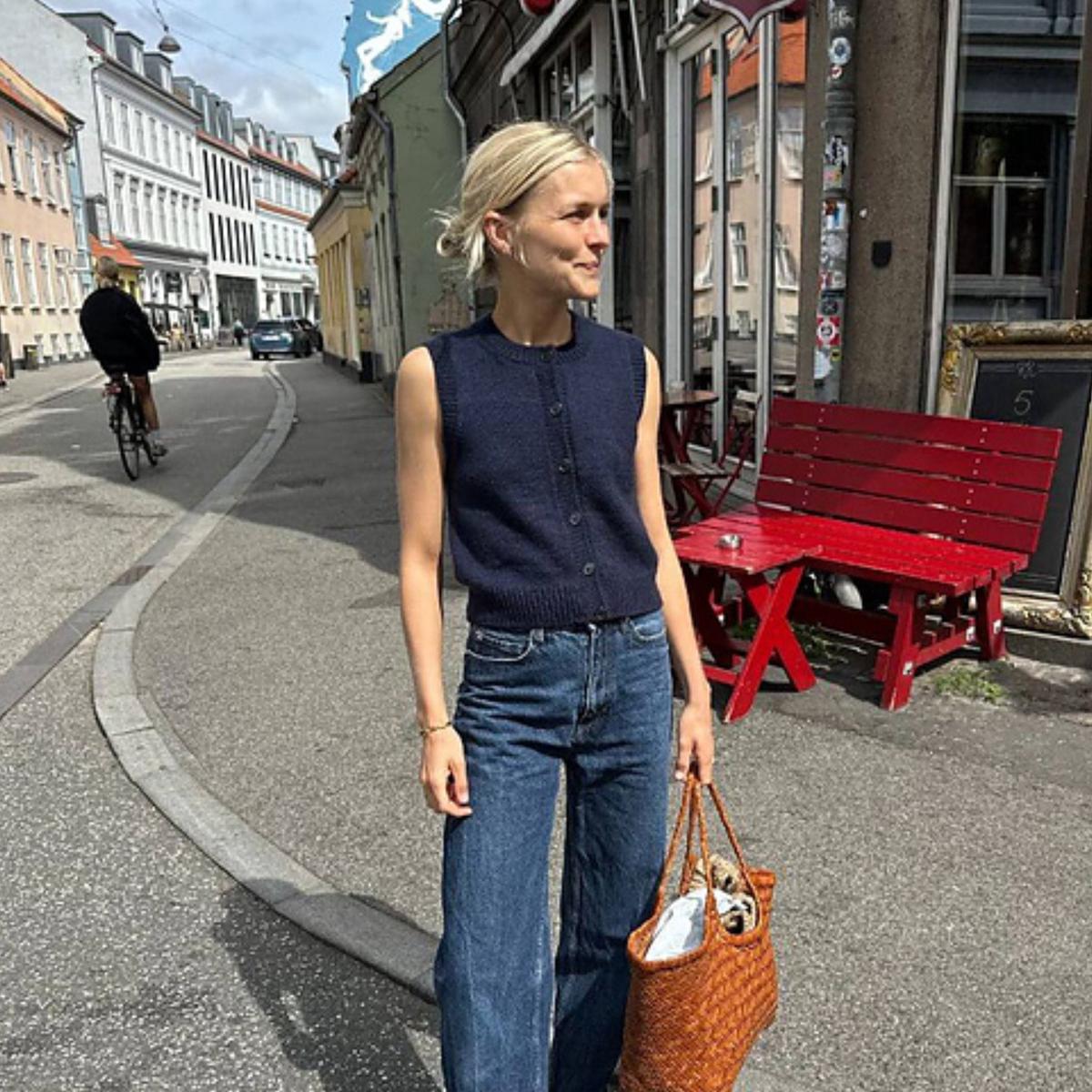 Maggie Vest by PetiteKnit in Sandnes Garn Peer Gynt