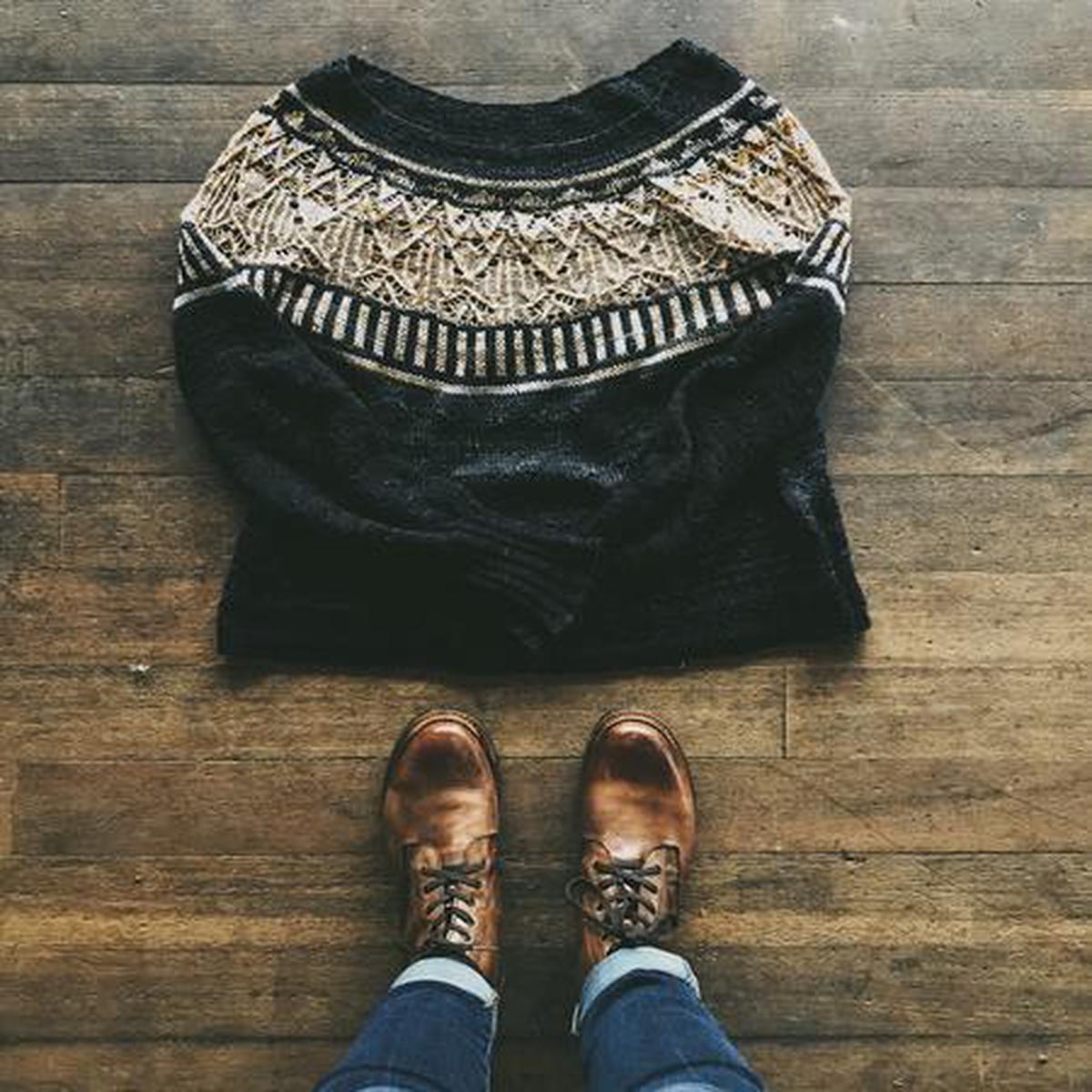 Zweig Sweater Pattern by Caitlin Hunter